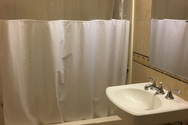 Room 137 of 221