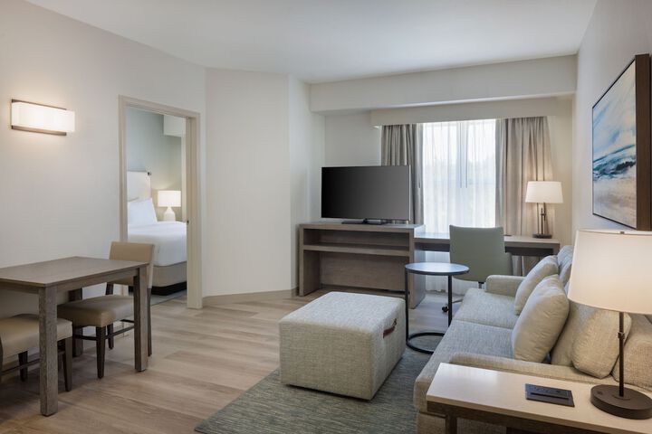 Room 32 of 47