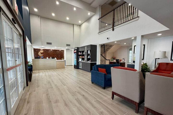 Comfort Inn & Suites Sturbridge - Brimfield