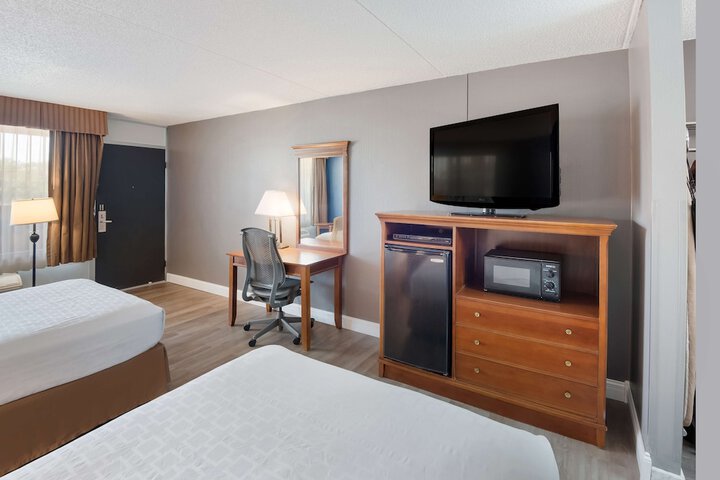 Room 27 of 43