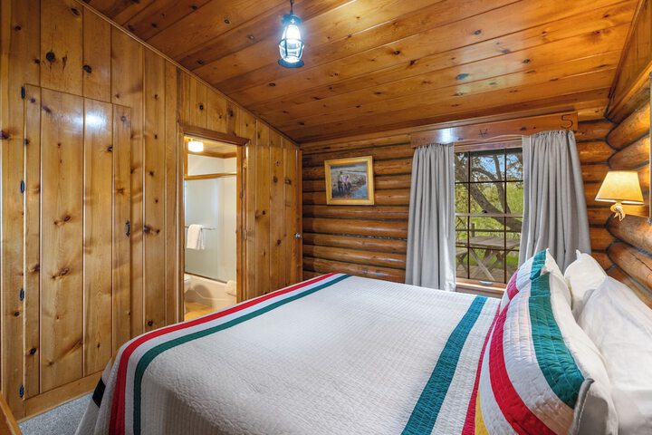 El Western Cabins & Lodges