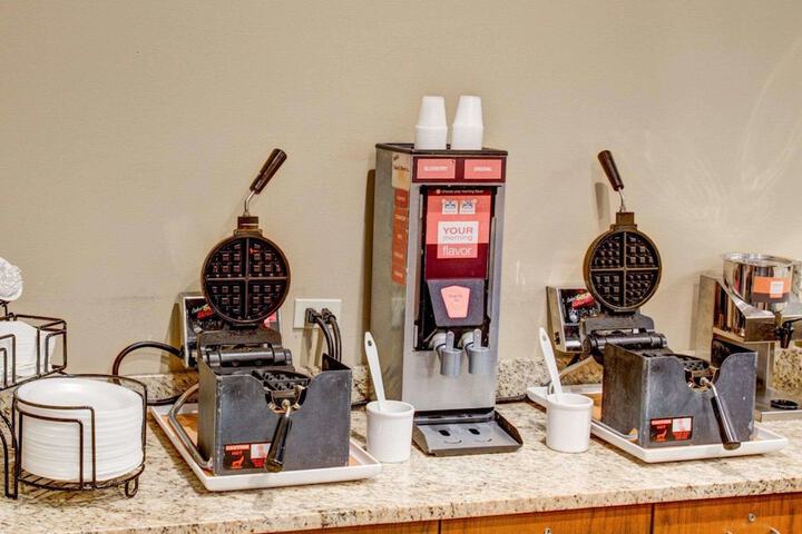 Breakfast/Coffee Service 34 of 40