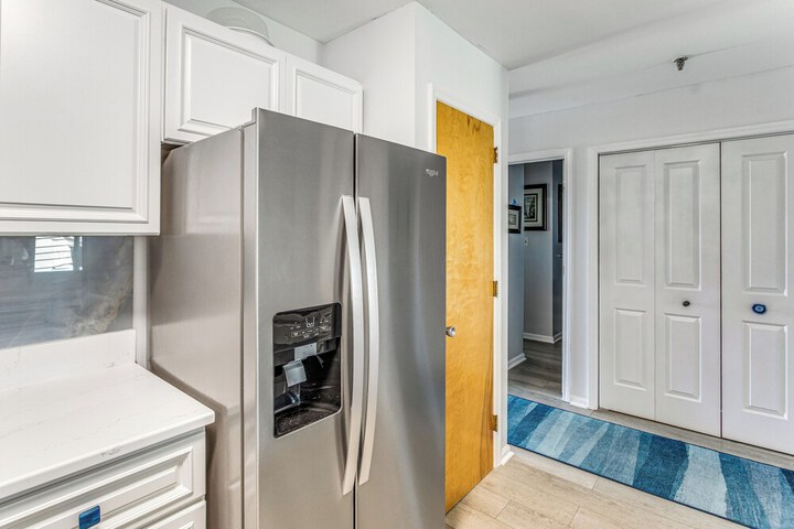 Oak Island Beachfront Condo w / Community Pool