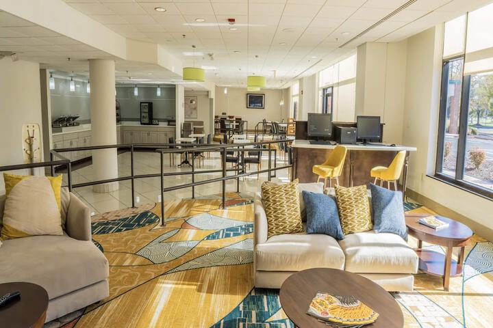 Elimwood Hotel a Ramada by Wyndham