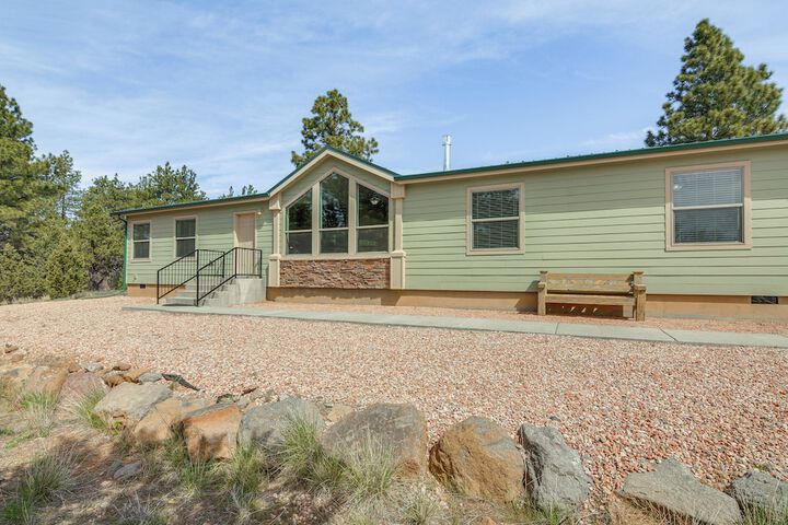 Secluded Boulder House - Next to National Forests!
