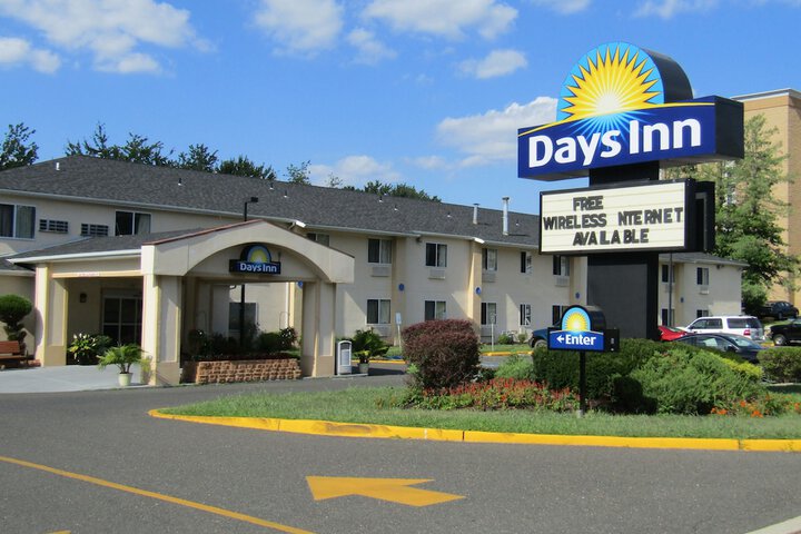 Hotel Exterior 25 of 25