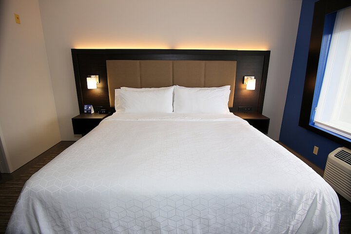 Holiday Inn Express & Suites Ashland by IHG