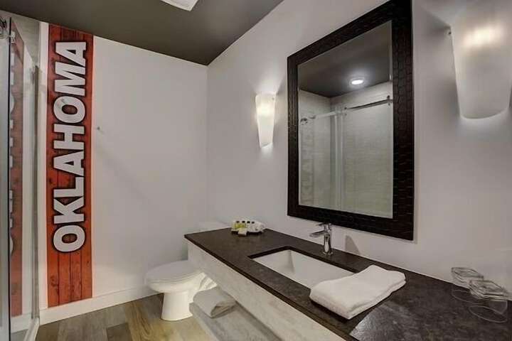 Room 16 of 50