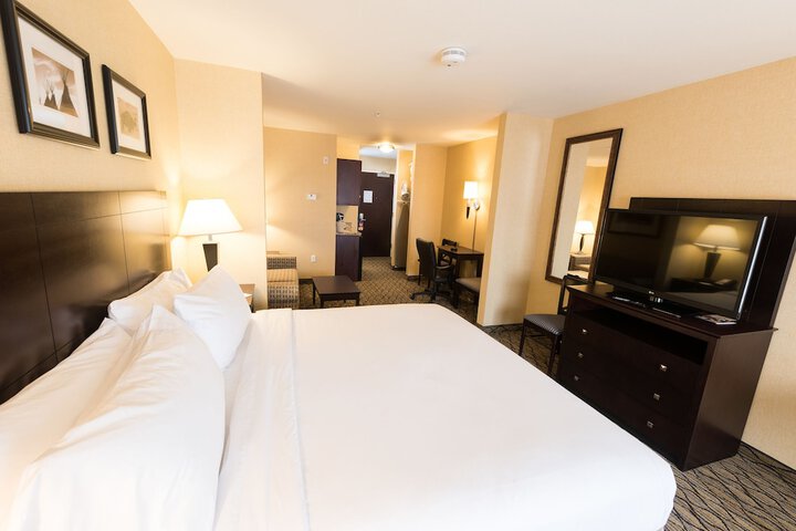 Room 17 of 28