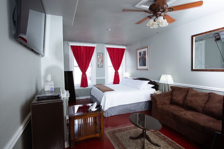 Room 16 of 38