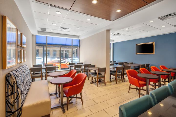 Holiday Inn Express Toronto - Downtown by IHG