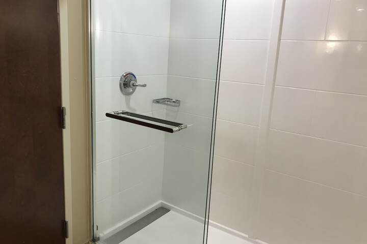 Room 16 of 25