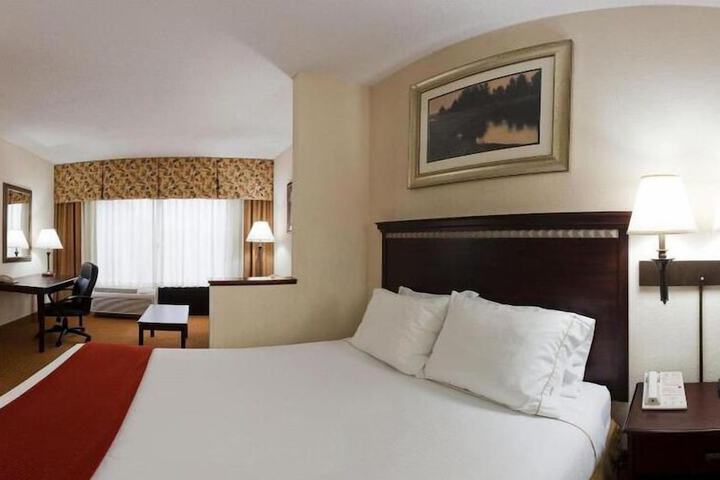 Room 14 of 26