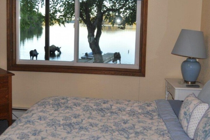 Daniels Lake Lodge B & B