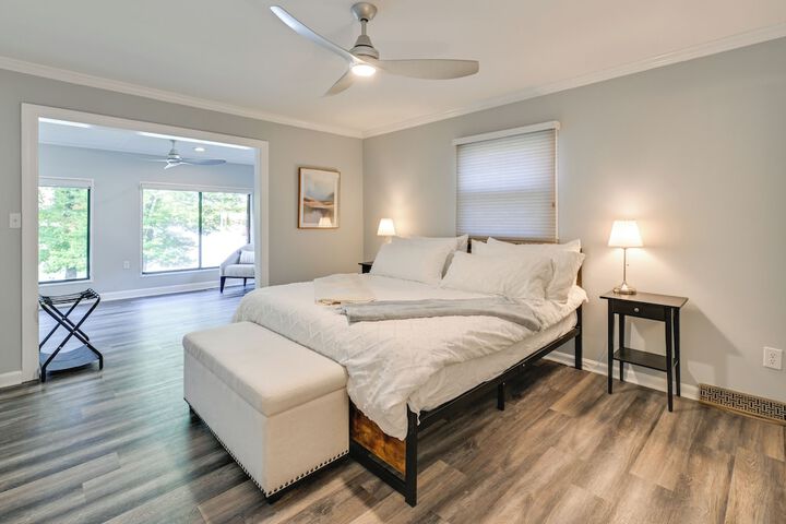 Spacious Lake Norman Retreat w / Boat Ramp!
