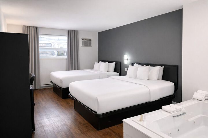 Econo Lodge Montreal-Brossard
