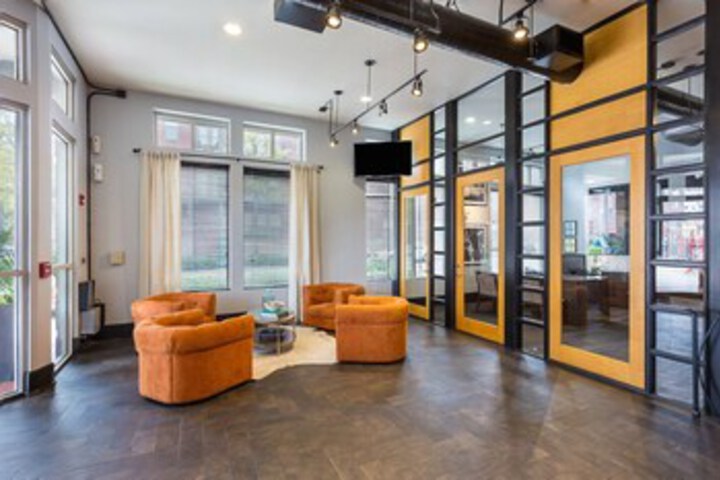 Apts at 41st by NamaStay