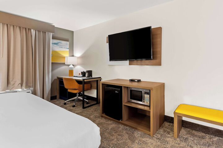 Room 26 of 32