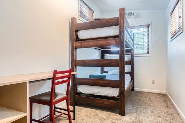 Room 65 of 137