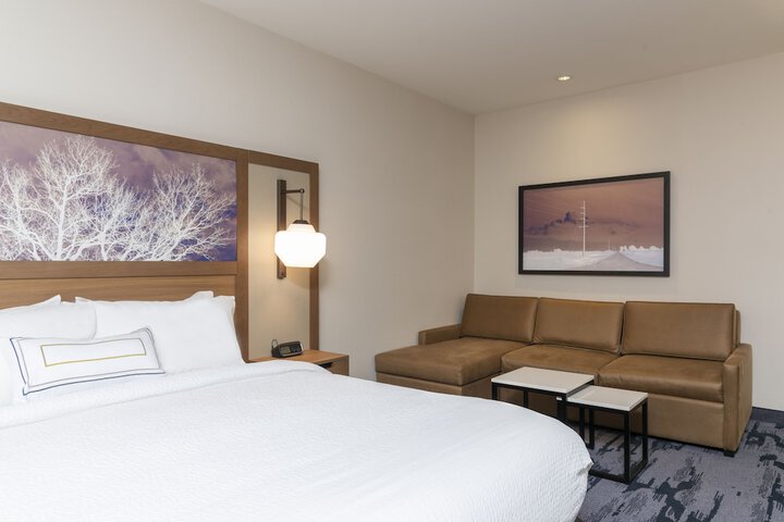Fairfield Inn & Suites by Marriott Fair Oaks Farms