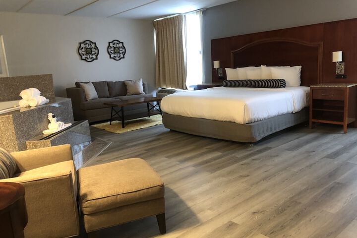 Room 33 of 94