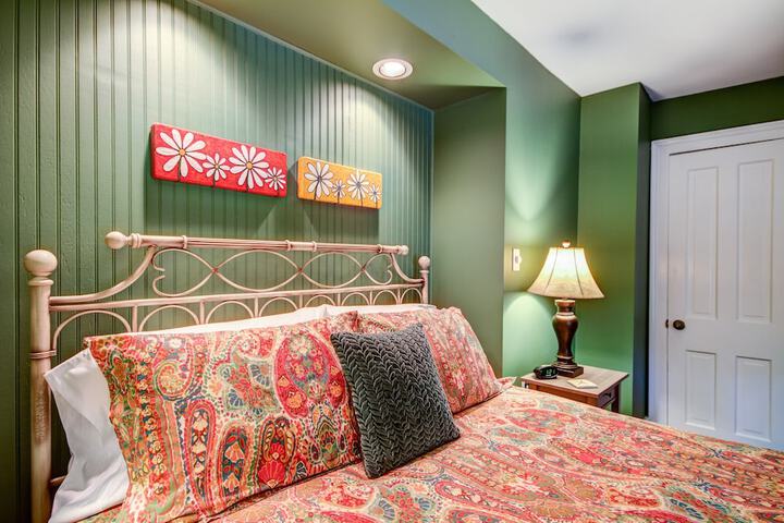 Room 19 of 65