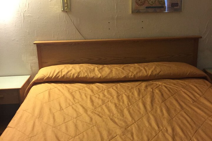 Room 23 of 37