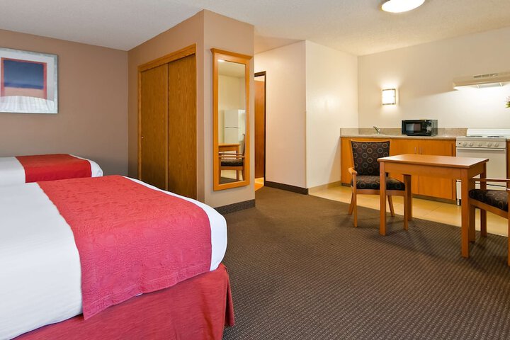 Room 16 of 39