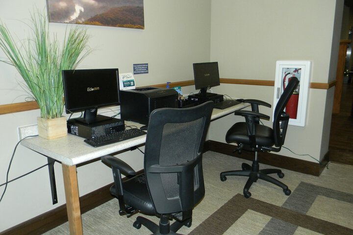 Business Center 119 of 124