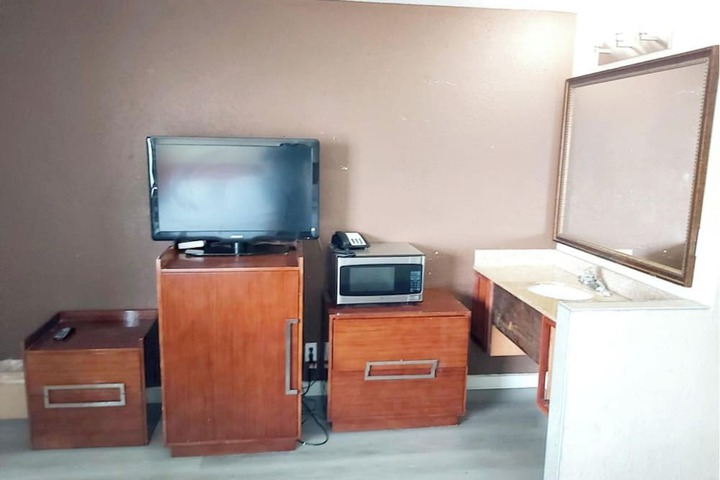 Travel Inn by OYO Omaha