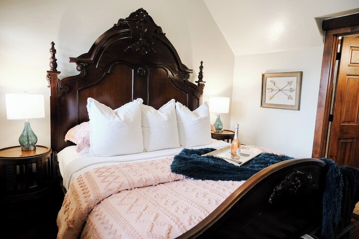 The Winchester Lodge