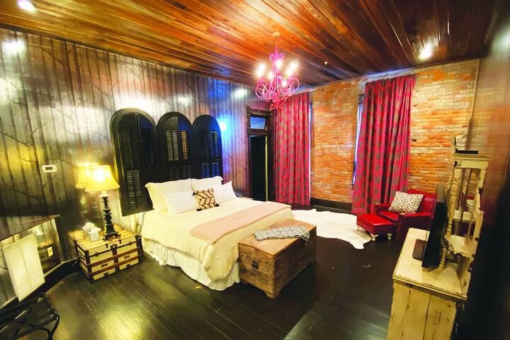 Room 19 of 25