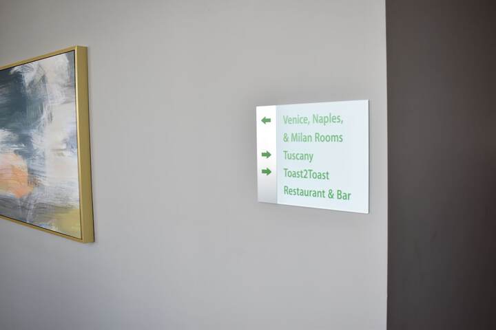 Room 48 of 93