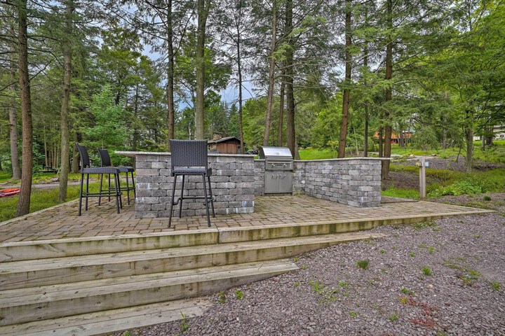 Indian Lake Retreat w / Wet Bar & Covered Deck