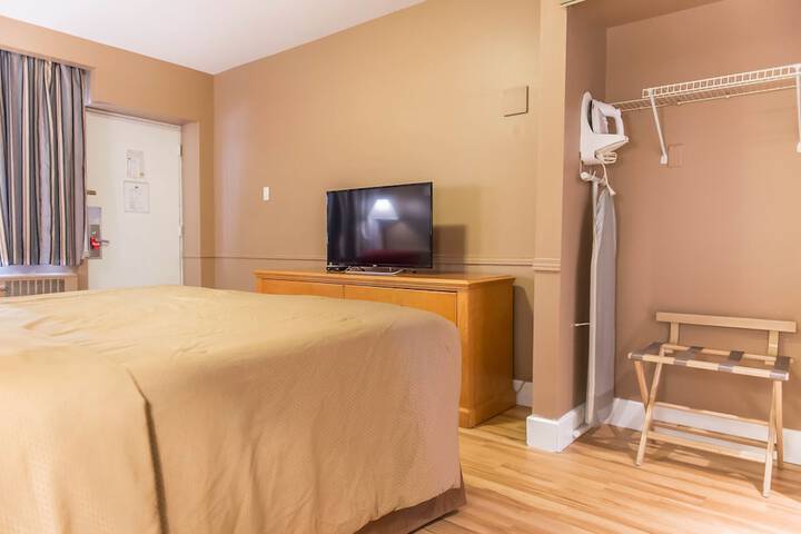 Room 15 of 36