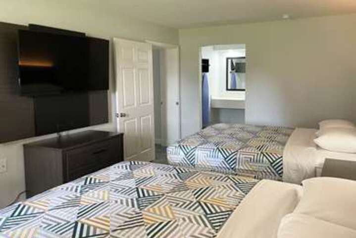 Room 72 of 100