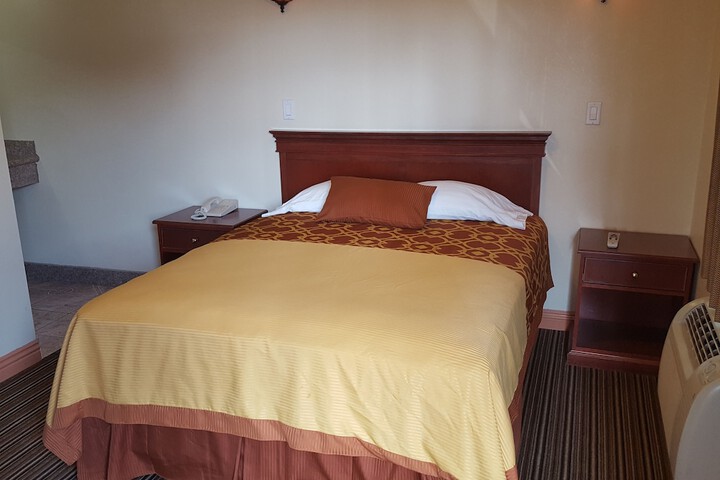 Room 17 of 40
