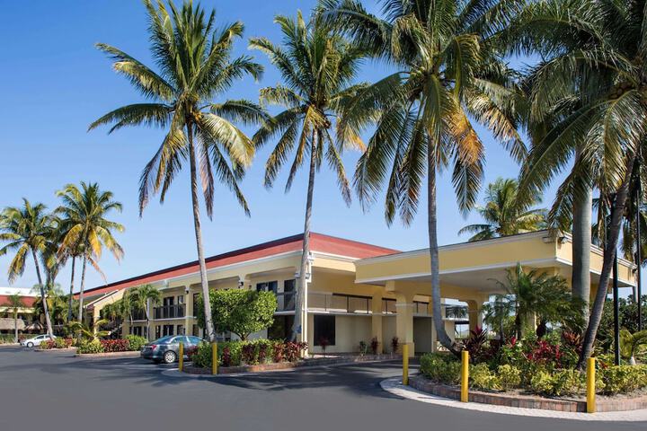 Hotel 5 of 42