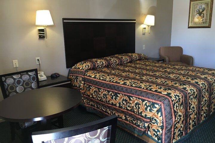 Room 19 of 34