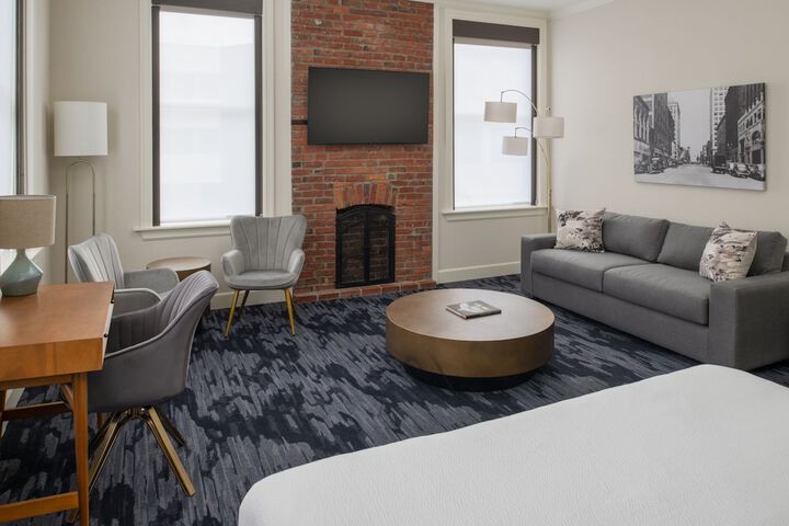 Room 16 of 72