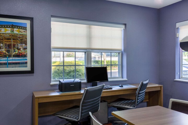 Business Center 16 of 16