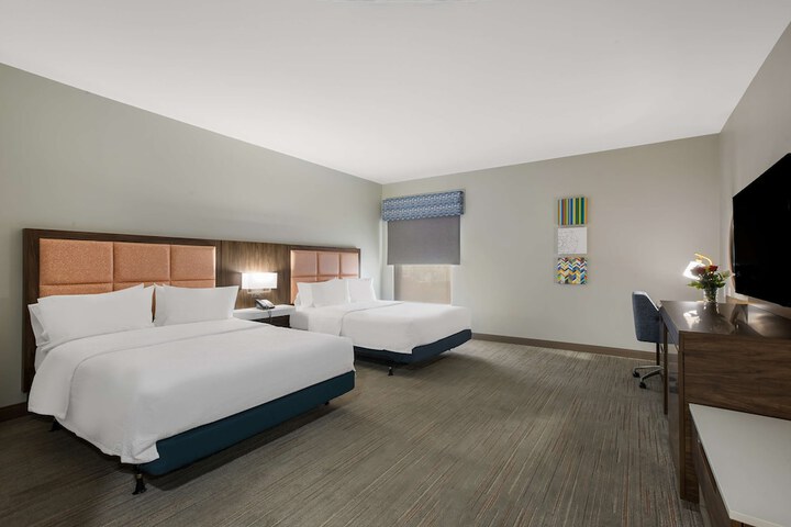 Room 17 of 34