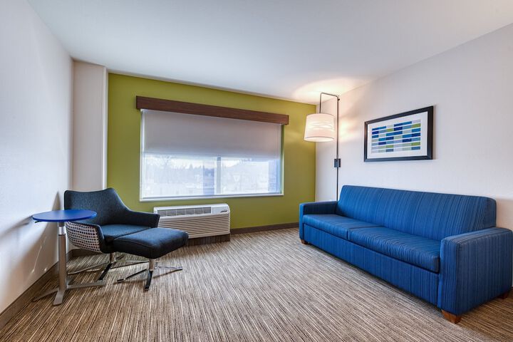 Room 32 of 58
