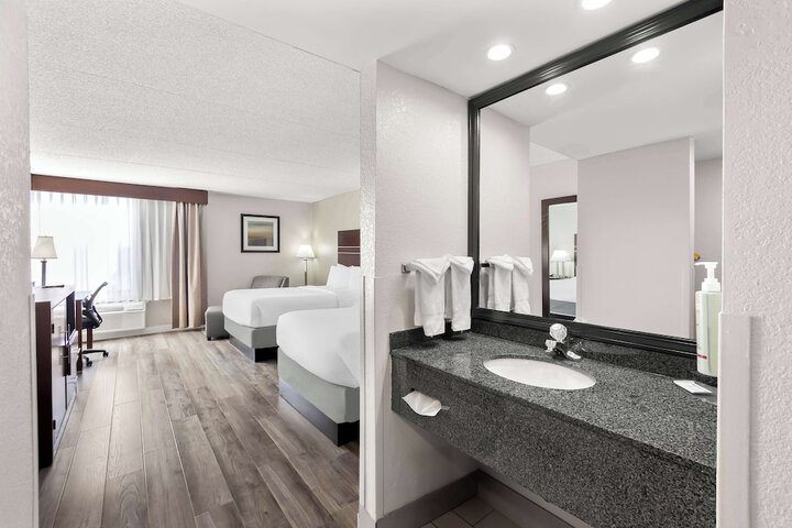 Best Western Luxbury Inn Fort Wayne