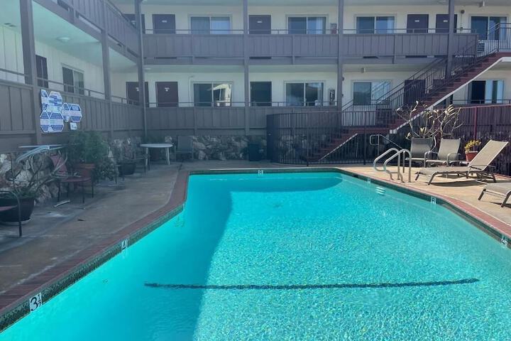 Pool 5 of 21