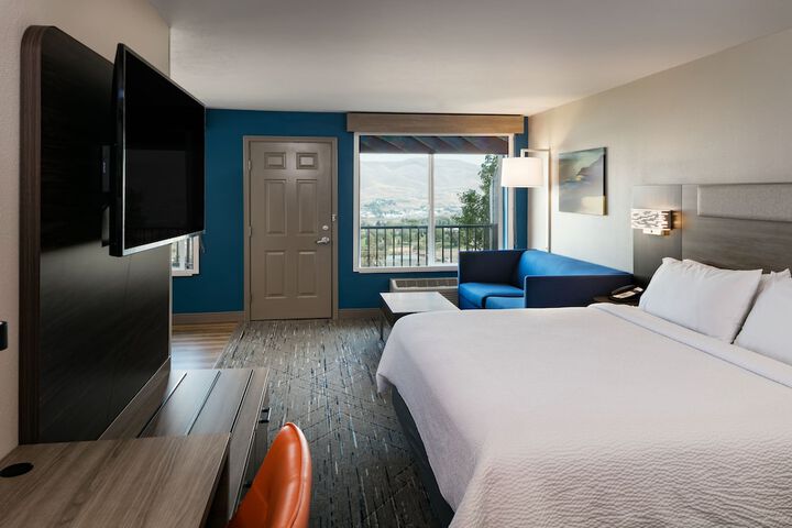 Room 40 of 71
