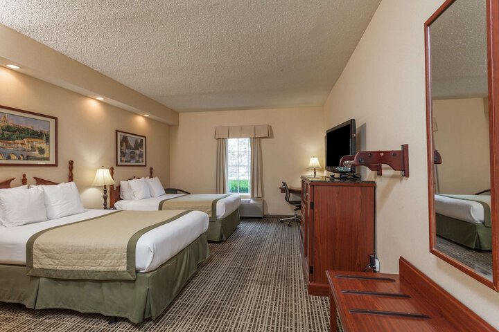 Room 8 of 19