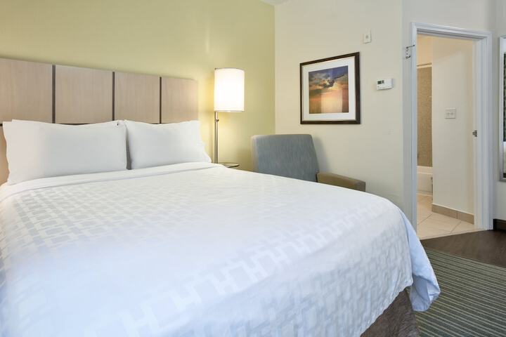 Room 8 of 25