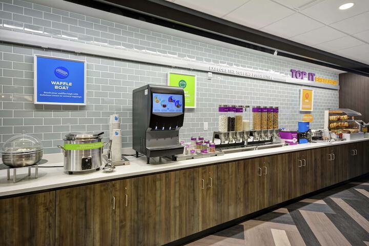 Tru by Hilton Chicopee Springfield