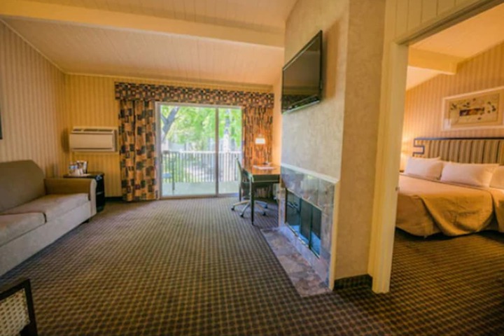 Los Gatos Lodge
